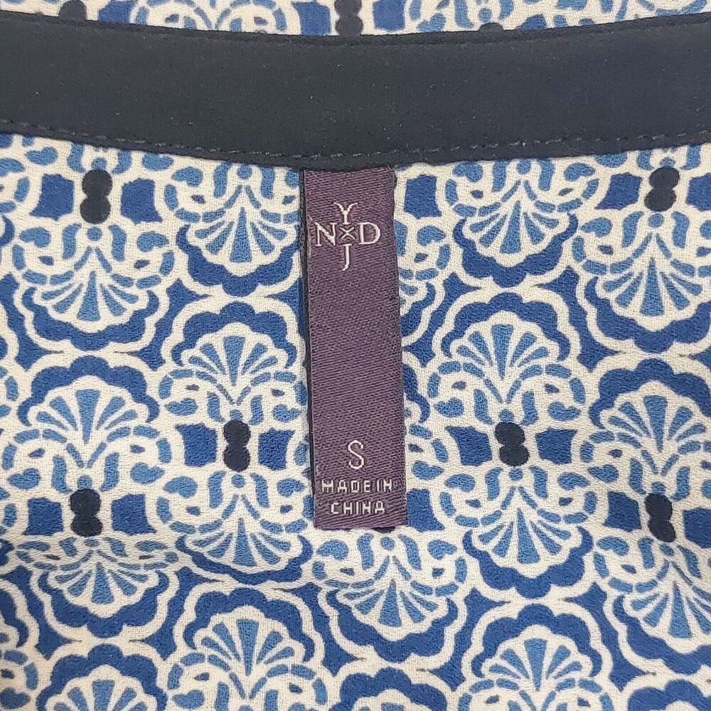 NYDJ Women's Small Blouse 3/4 Sleeve Ikat Print Pleated Dart in Back - Picture 5 of 10
